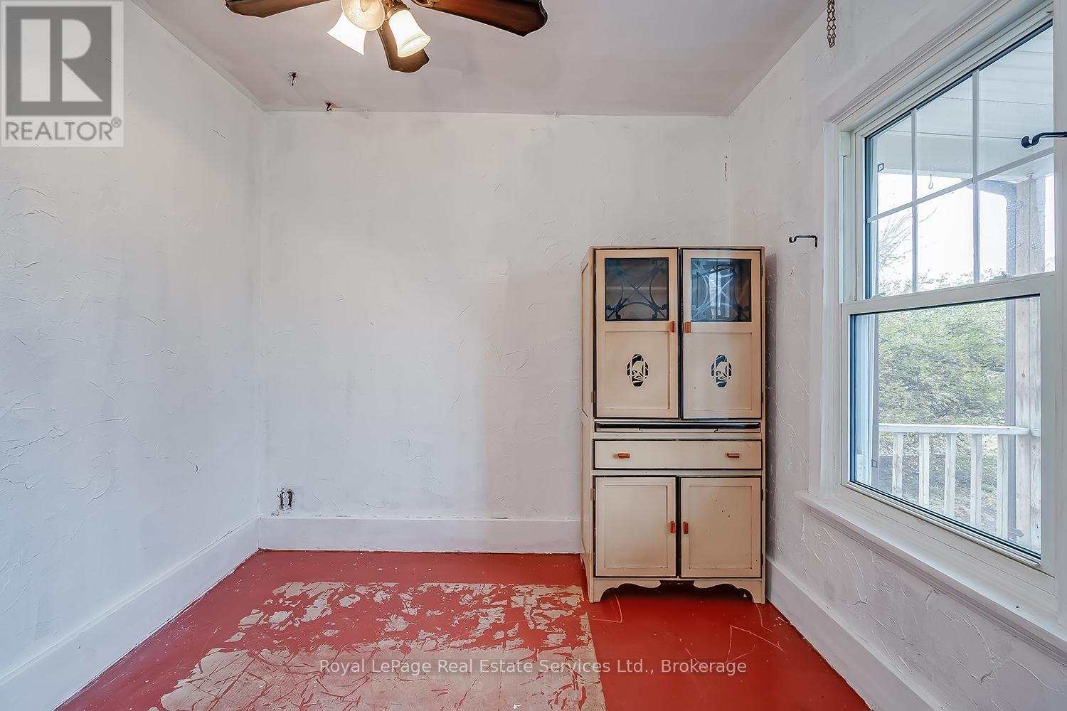 166 East 6th Street, Hamilton, Ontario  L9A 3C3 - Photo 3 - X12910428