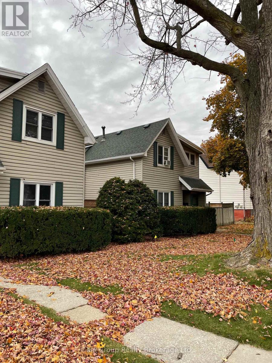 228 Lacroix Street, Chatham-Kent, Ontario  N7M 2V4 - Photo 3 - X12910514