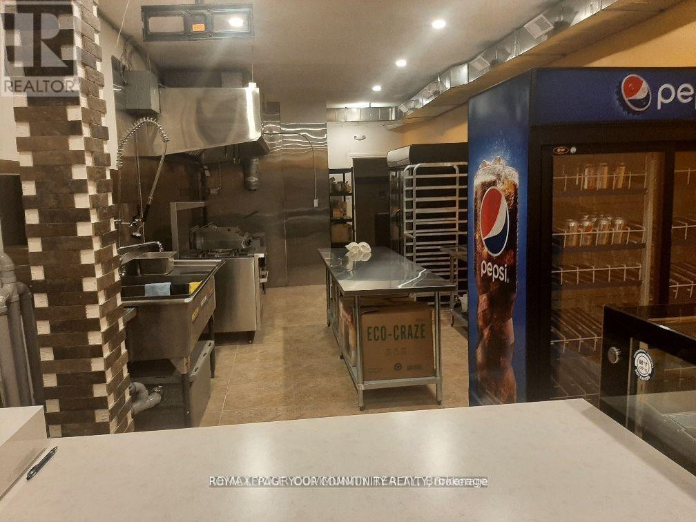 30-32 Main Street S, Newmarket, Ontario  L3Y 3Y3 - Photo 13 - N12856412