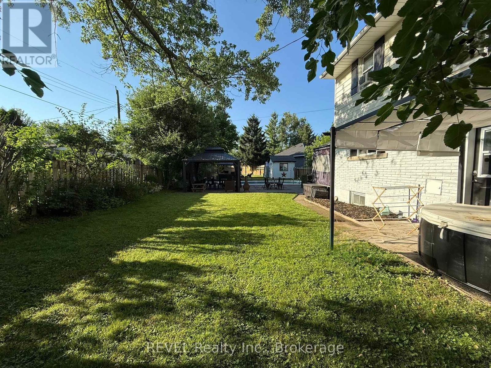 10 Laughlin Place, Welland, Ontario  L3C 4E2 - Photo 9 - X12764832