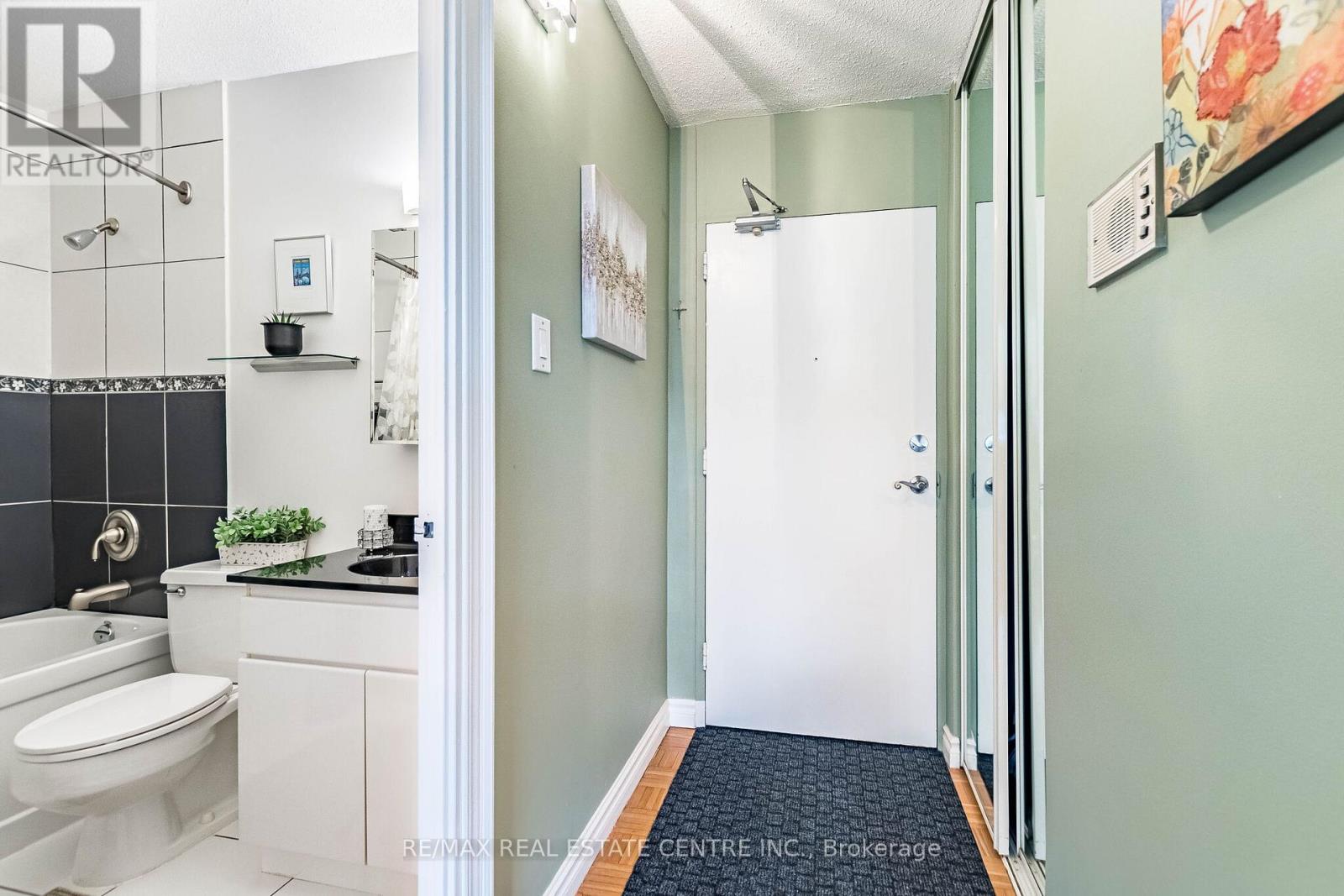 Ph4/604 - 3625 Lakeshore Boulevard, Toronto, Ontario  M8W 4W2 - Photo 12 - W12891270