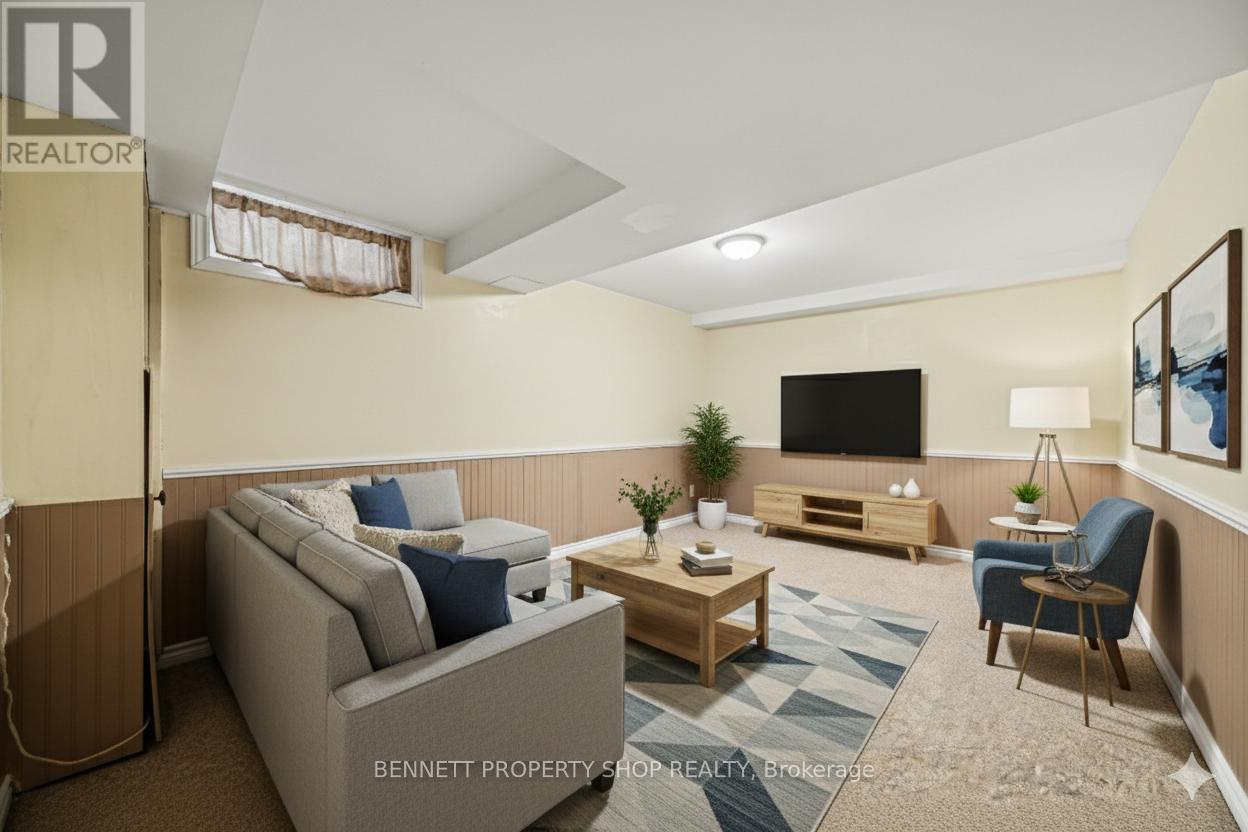 44 Tybalt Crescent, Ottawa, Ontario  K2H 8J5 - Photo 11 - X12817204