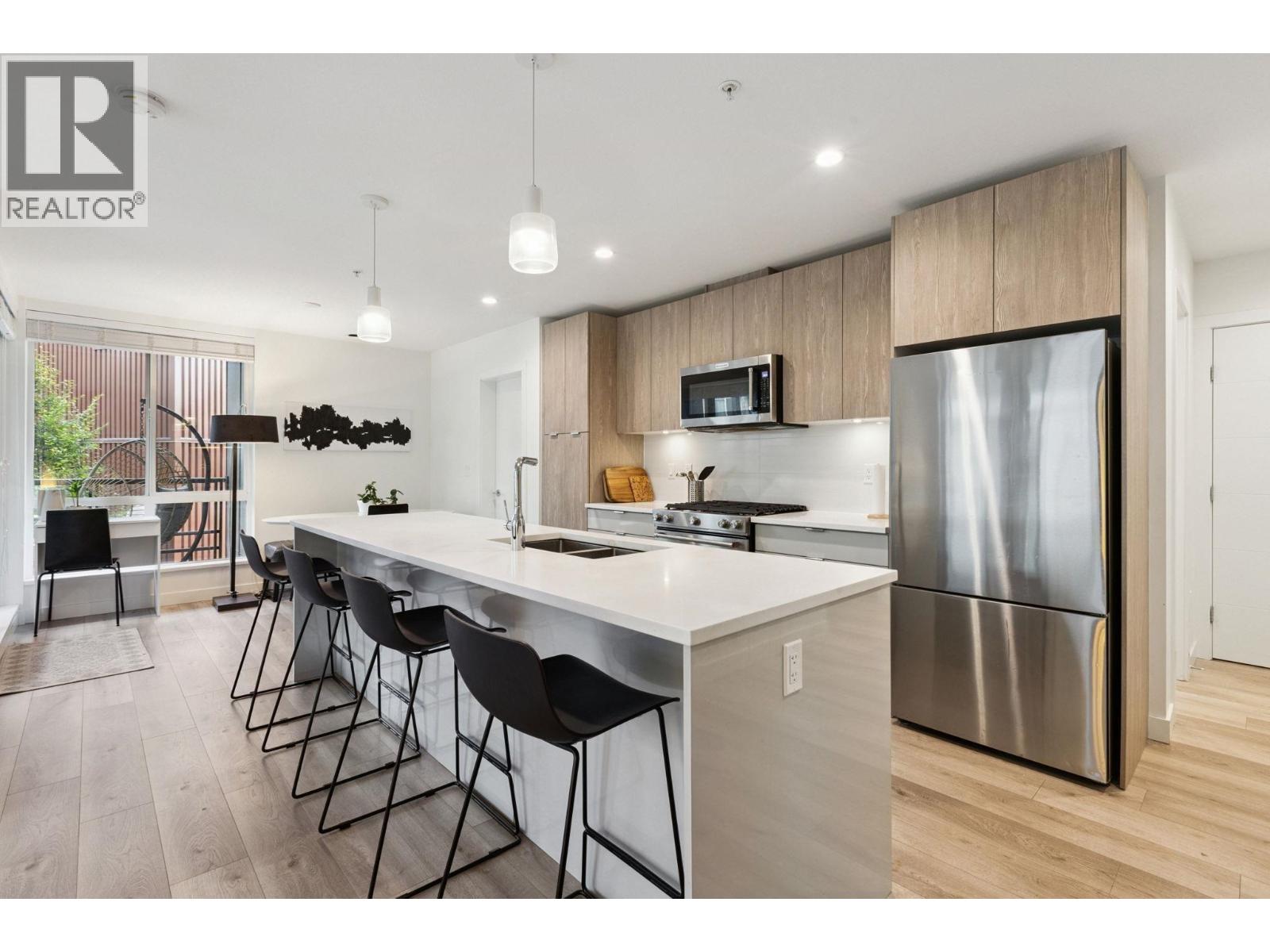 309 128 E 8th Street, North Vancouver, British Columbia  V7L 0H2 - Photo 3 - R3102302