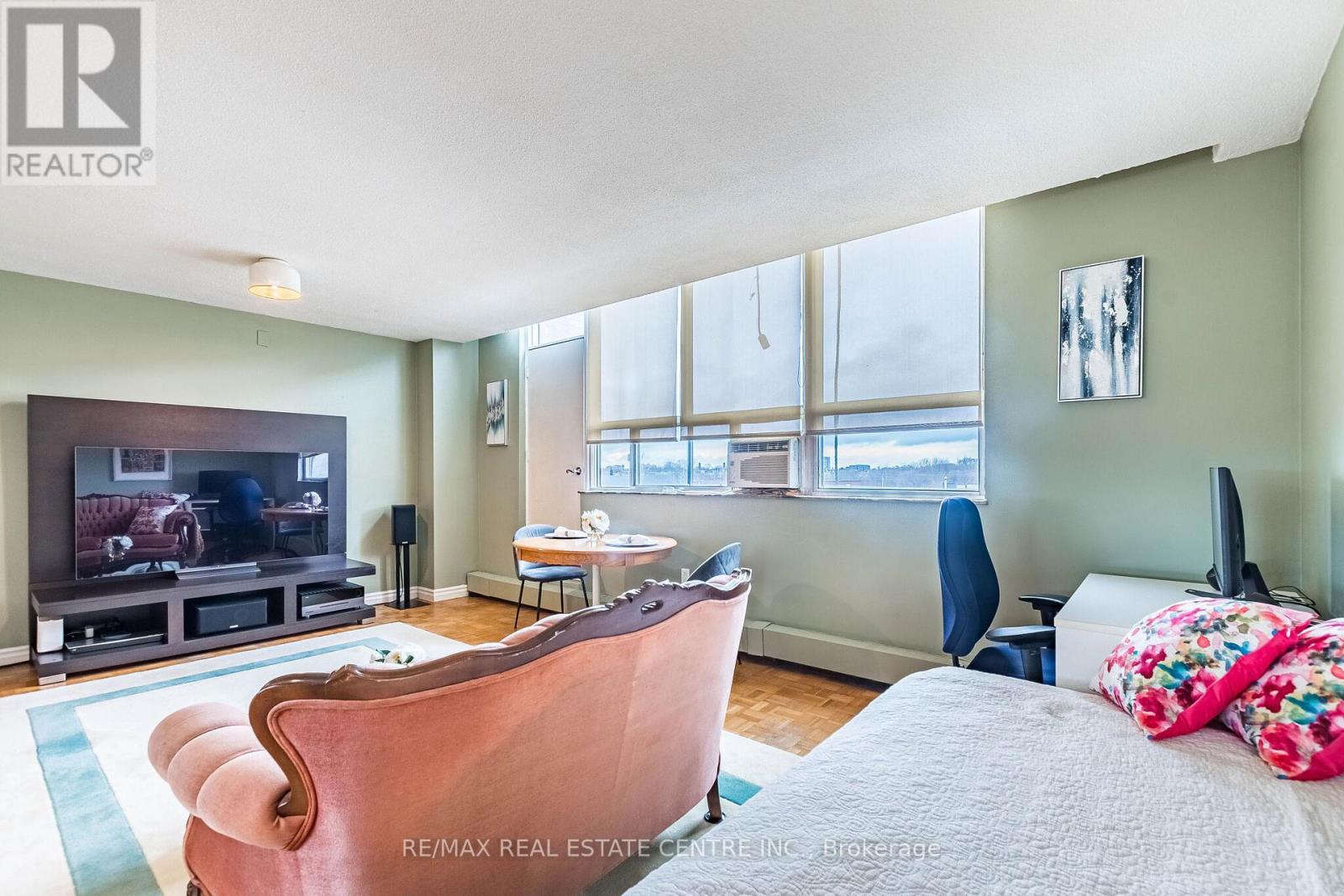 Ph4/604 - 3625 Lakeshore Boulevard, Toronto, Ontario  M8W 4W2 - Photo 16 - W12891270