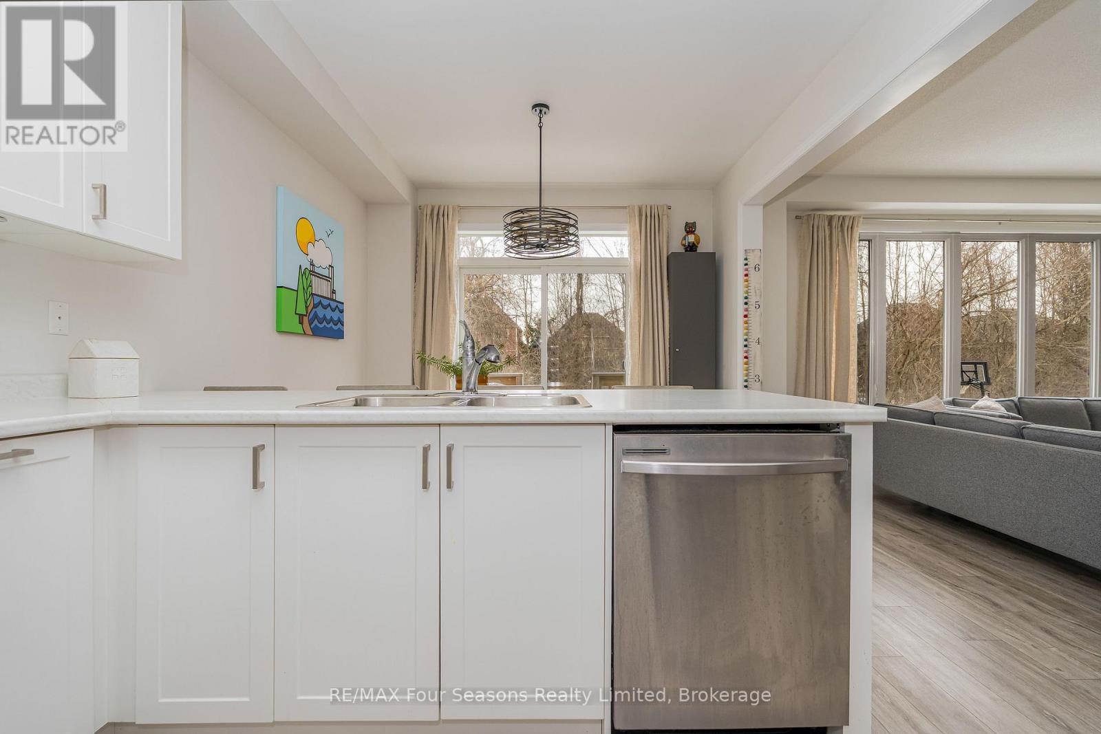 40 Kirby Avenue, Collingwood, Ontario  L9Y 3W8 - Photo 10 - S12910532