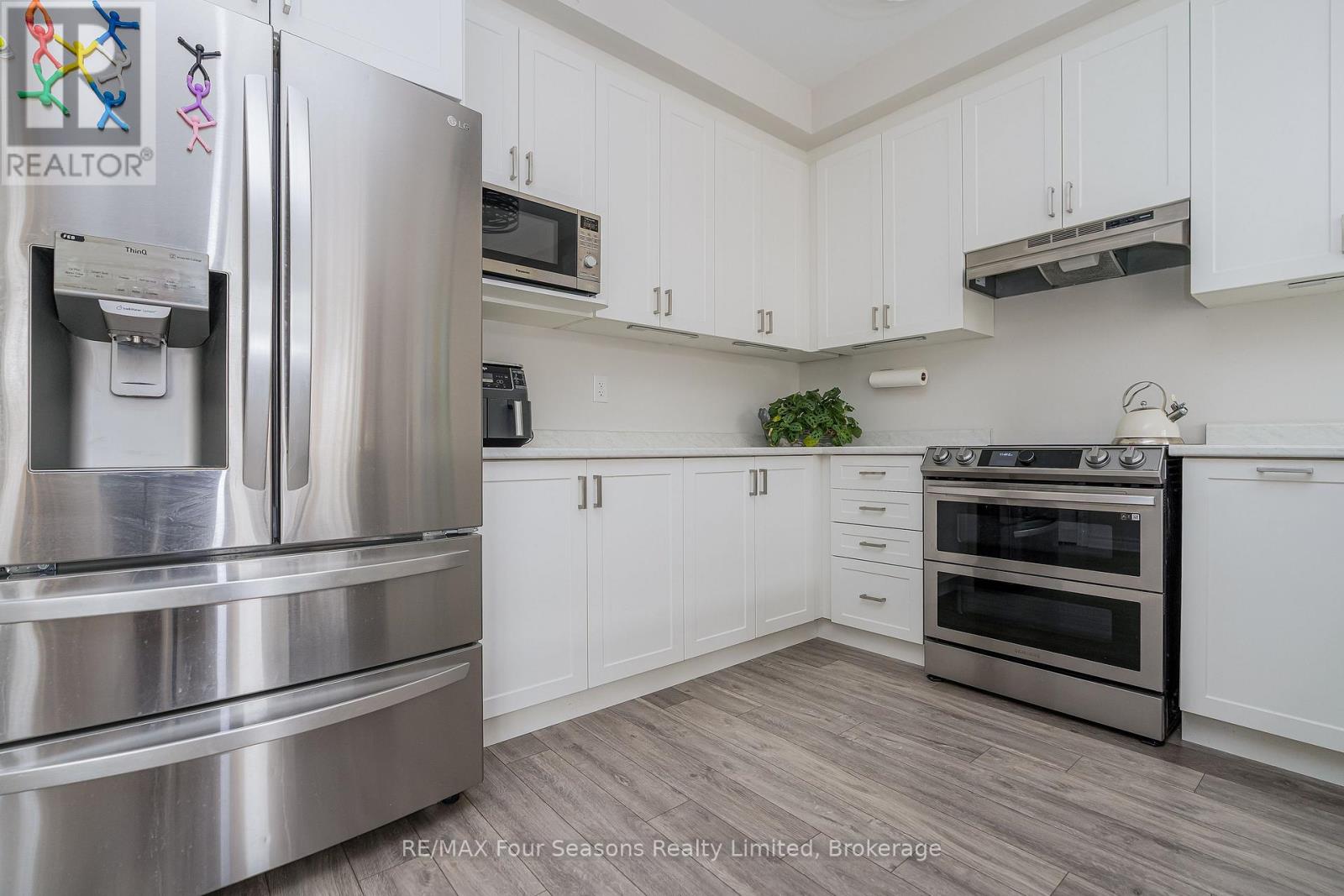 40 Kirby Avenue, Collingwood, Ontario  L9Y 3W8 - Photo 8 - S12910532