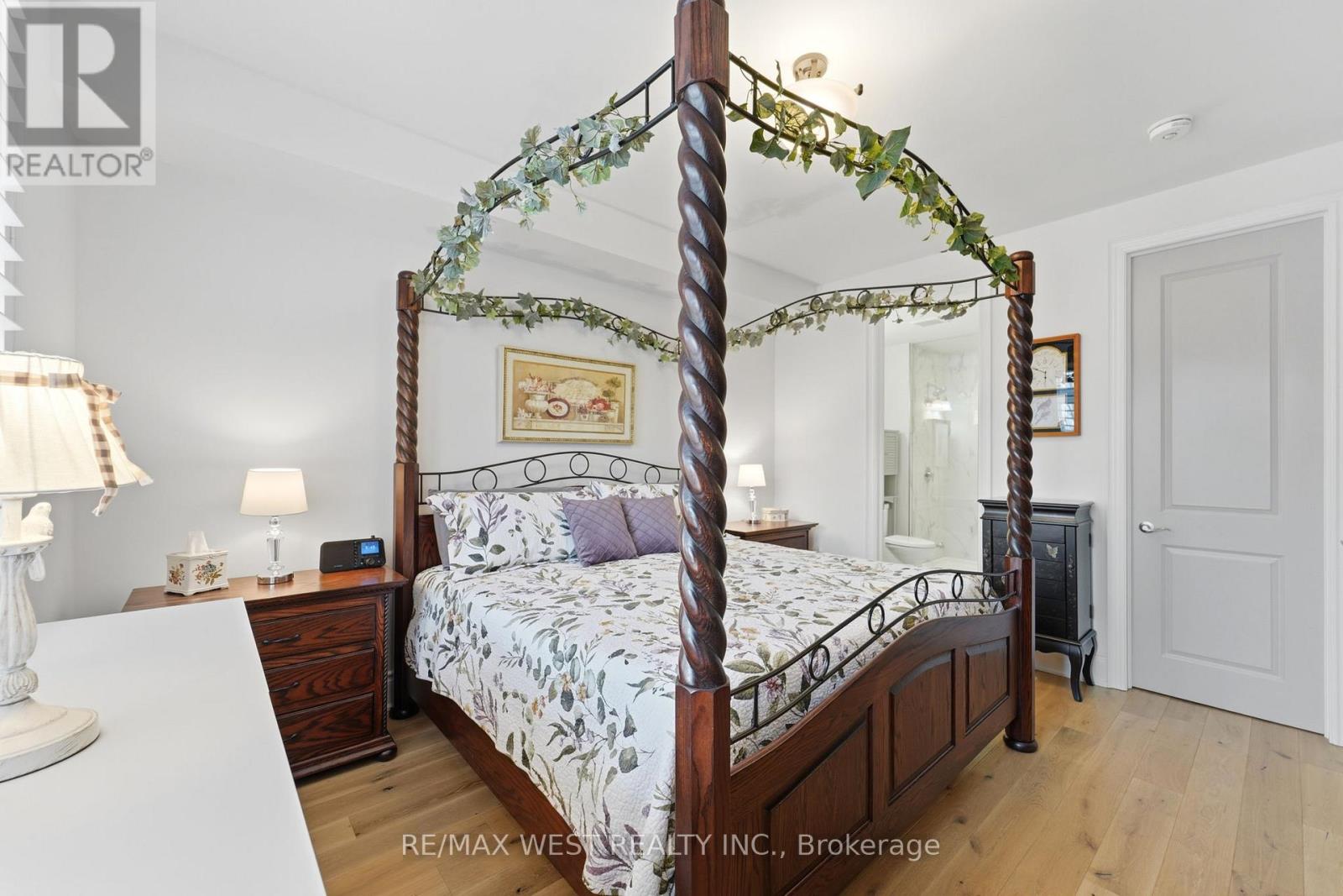 158 Anne Street, Niagara-On-The-Lake, Ontario  L0S 1J0 - Photo 10 - X12909492