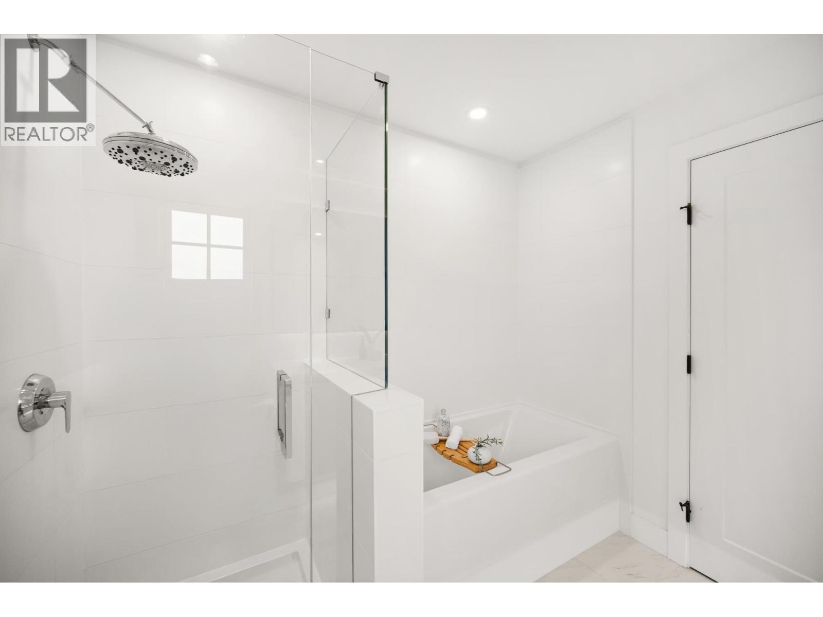 16 3552 Victoria Drive, Coquitlam, British Columbia  V3C 3V4 - Photo 13 - R3091815