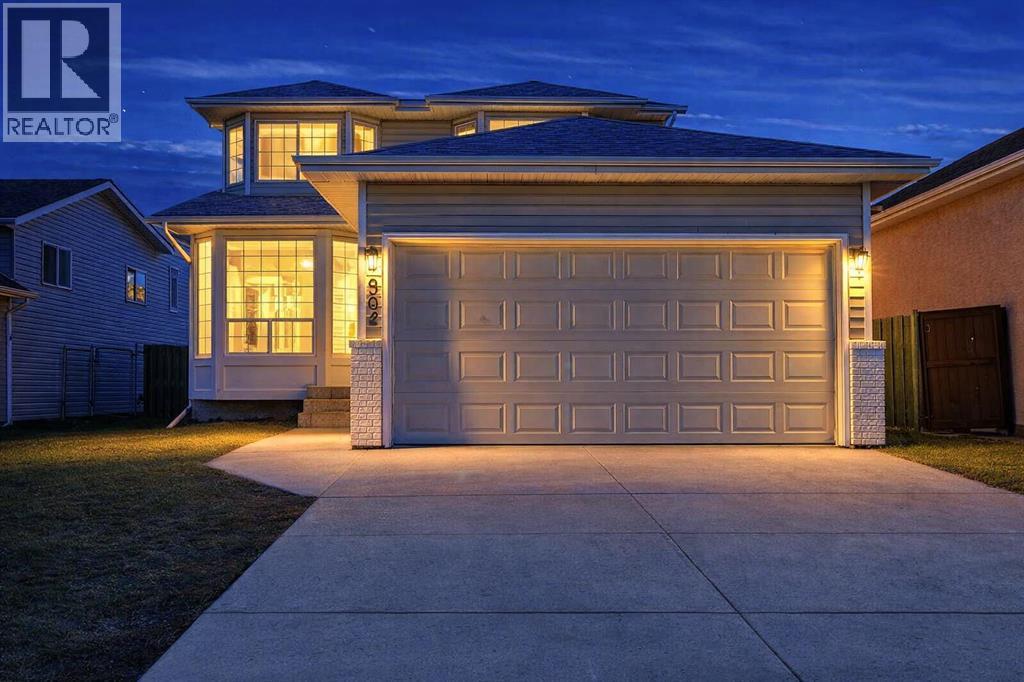 902 Applewood Drive Se, Calgary, Alberta  T2A 7P2 - Photo 2 - A2290906