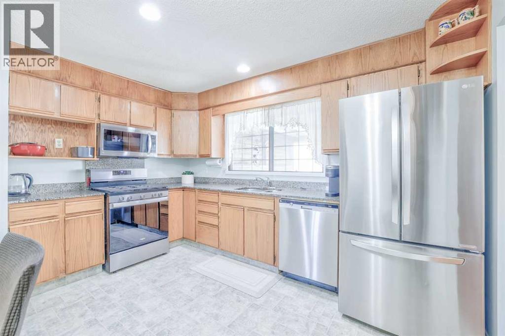 232 Templeside Circle Ne, Calgary, Alberta  T1Y 3L9 - Photo 9 - A2294508