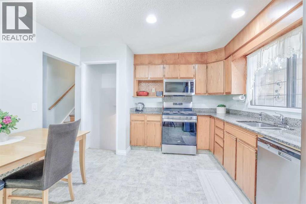 232 Templeside Circle Ne, Calgary, Alberta  T1Y 3L9 - Photo 11 - A2294508
