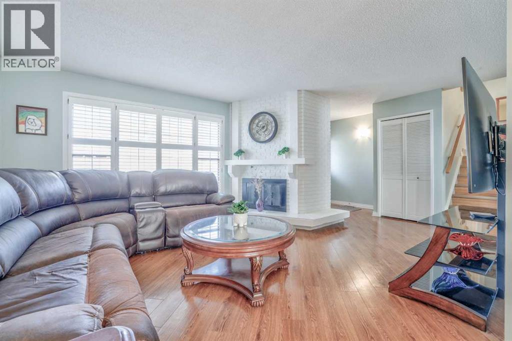 232 Templeside Circle Ne, Calgary, Alberta  T1Y 3L9 - Photo 4 - A2294508