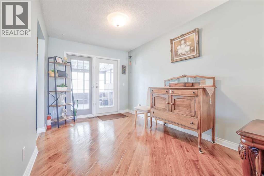 232 Templeside Circle Ne, Calgary, Alberta  T1Y 3L9 - Photo 6 - A2294508