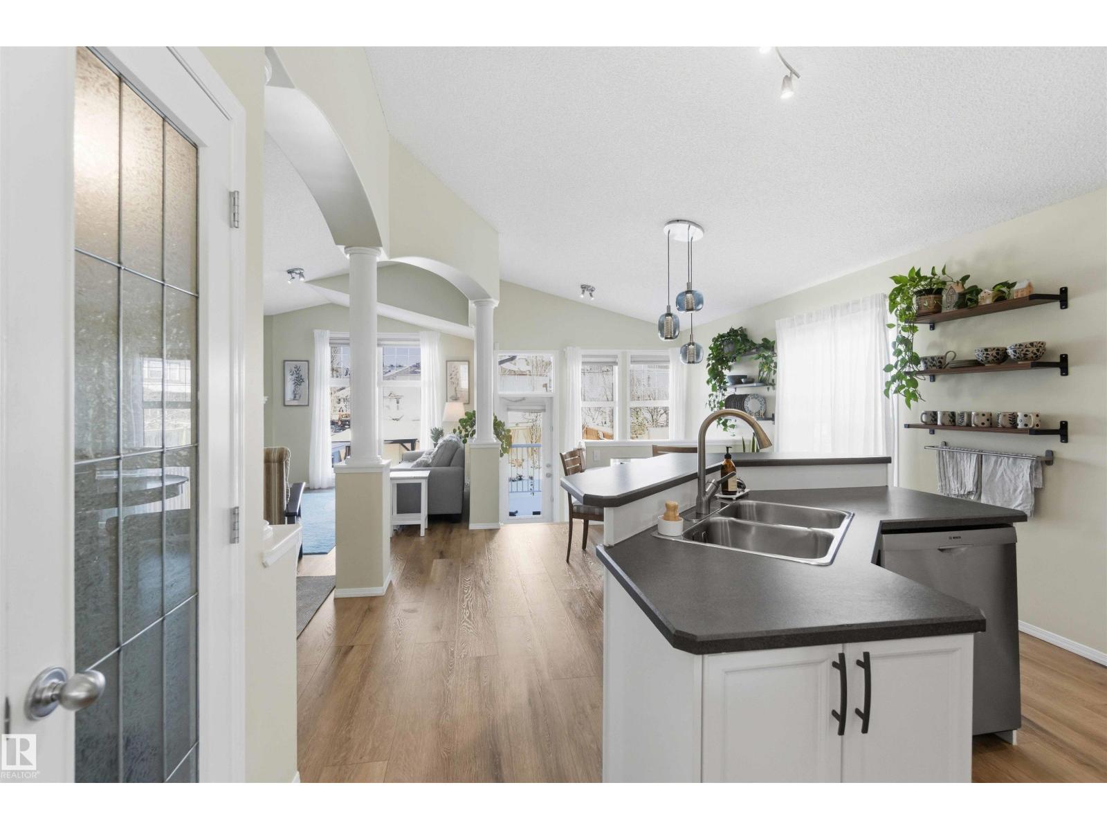 9020 210 St Nw, Edmonton, Alberta  T5T 6X1 - Photo 5 - E4478697