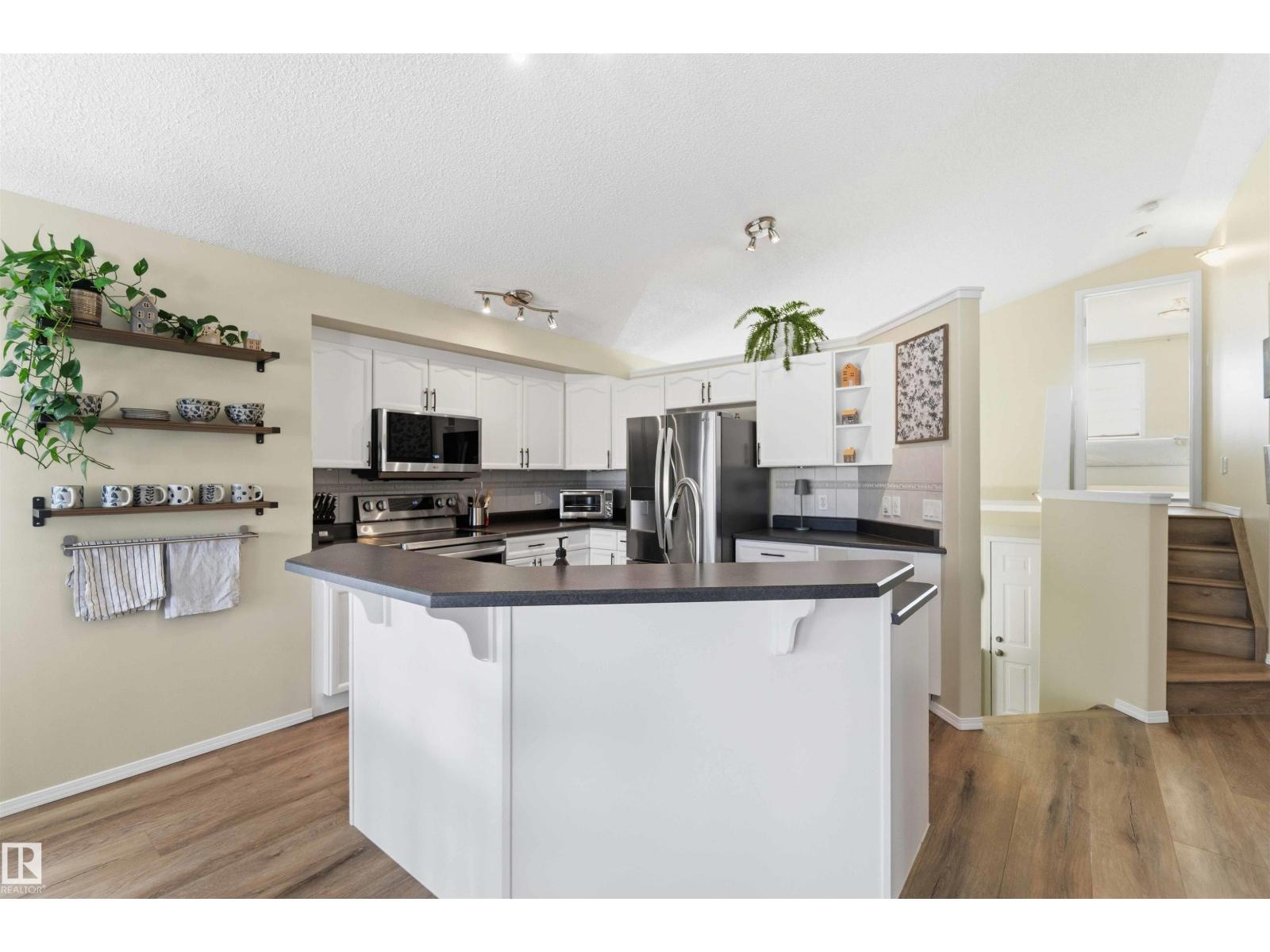 9020 210 St Nw, Edmonton, Alberta  T5T 6X1 - Photo 7 - E4478697