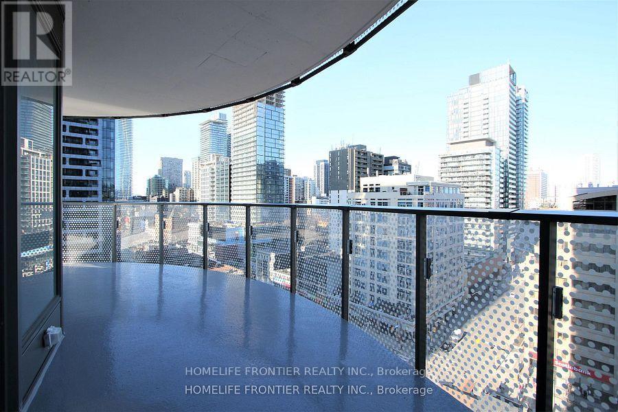 1011 - 11 Wellesley Street W, Toronto, Ontario  M4Y 1E8 - Photo 10 - C12910454