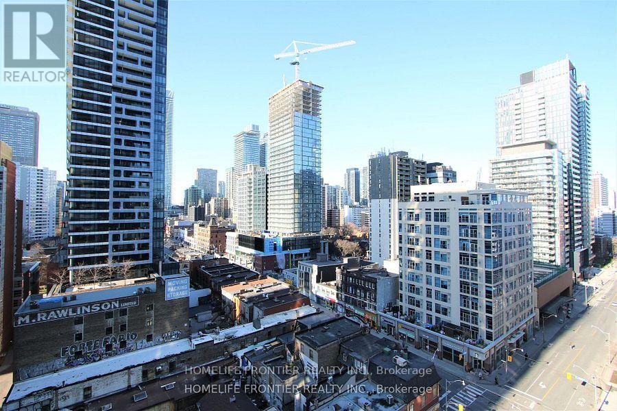 1011 - 11 Wellesley Street W, Toronto, Ontario  M4Y 1E8 - Photo 12 - C12910454