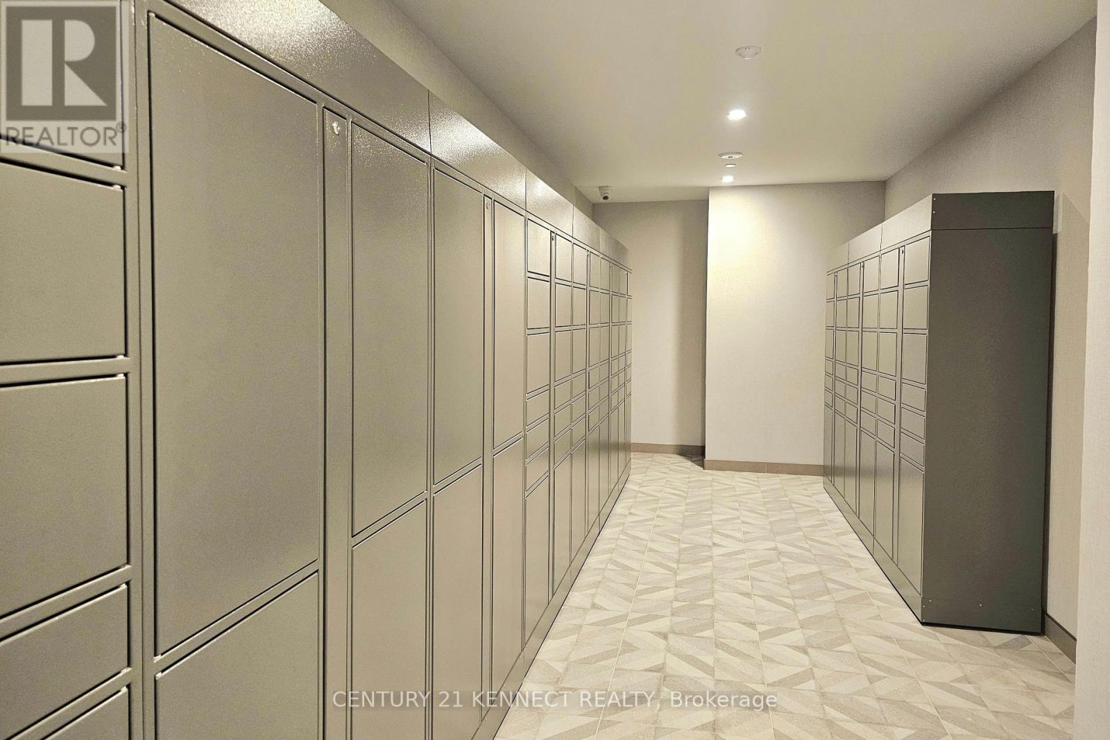 608 - 5 Quarrington Lane, Toronto, Ontario  M3C 0S5 - Photo 4 - C12910548