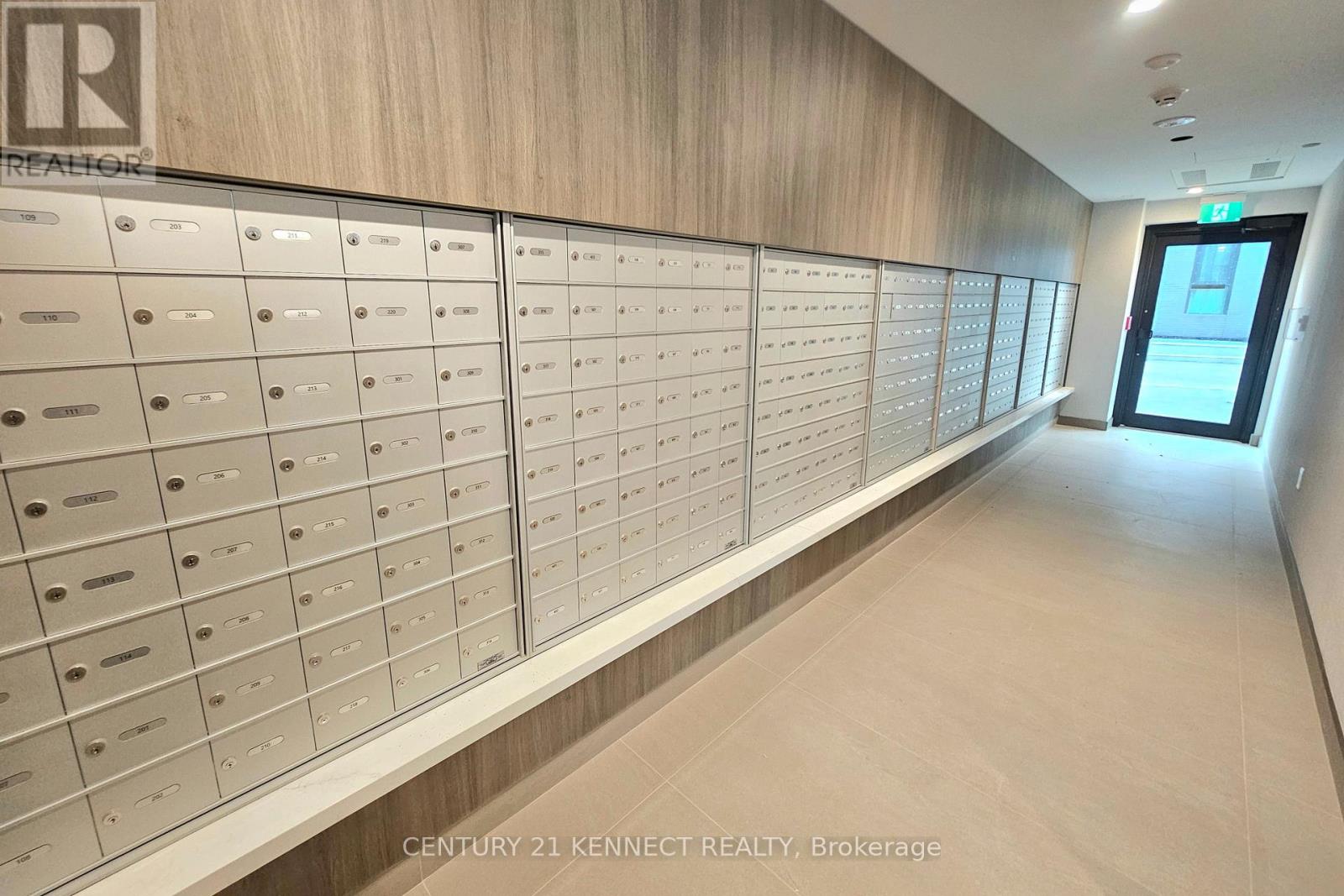 608 - 5 Quarrington Lane, Toronto, Ontario  M3C 0S5 - Photo 5 - C12910548