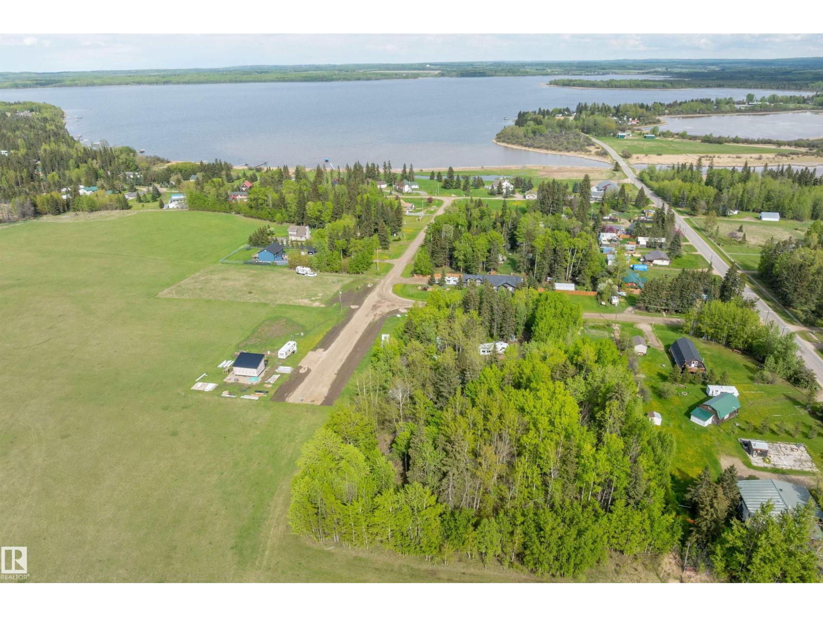 118 4 St W, Rural Wetaskiwin County, Alberta  T0C 0T0 - Photo 4 - E4478700
