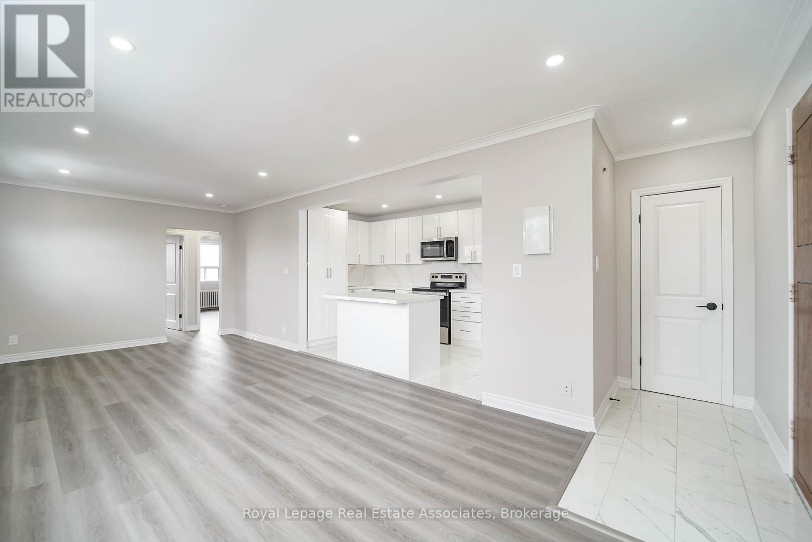 6 - 485 Mortimer Avenue, Toronto, Ontario  M4J 2G6 - Photo 4 - E12910448