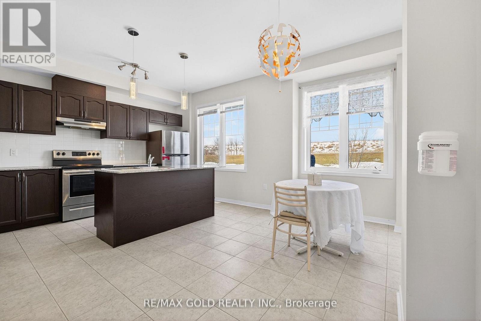 846 Atwater Path, Oshawa, Ontario  L1J 0E8 - Photo 9 - E12910468