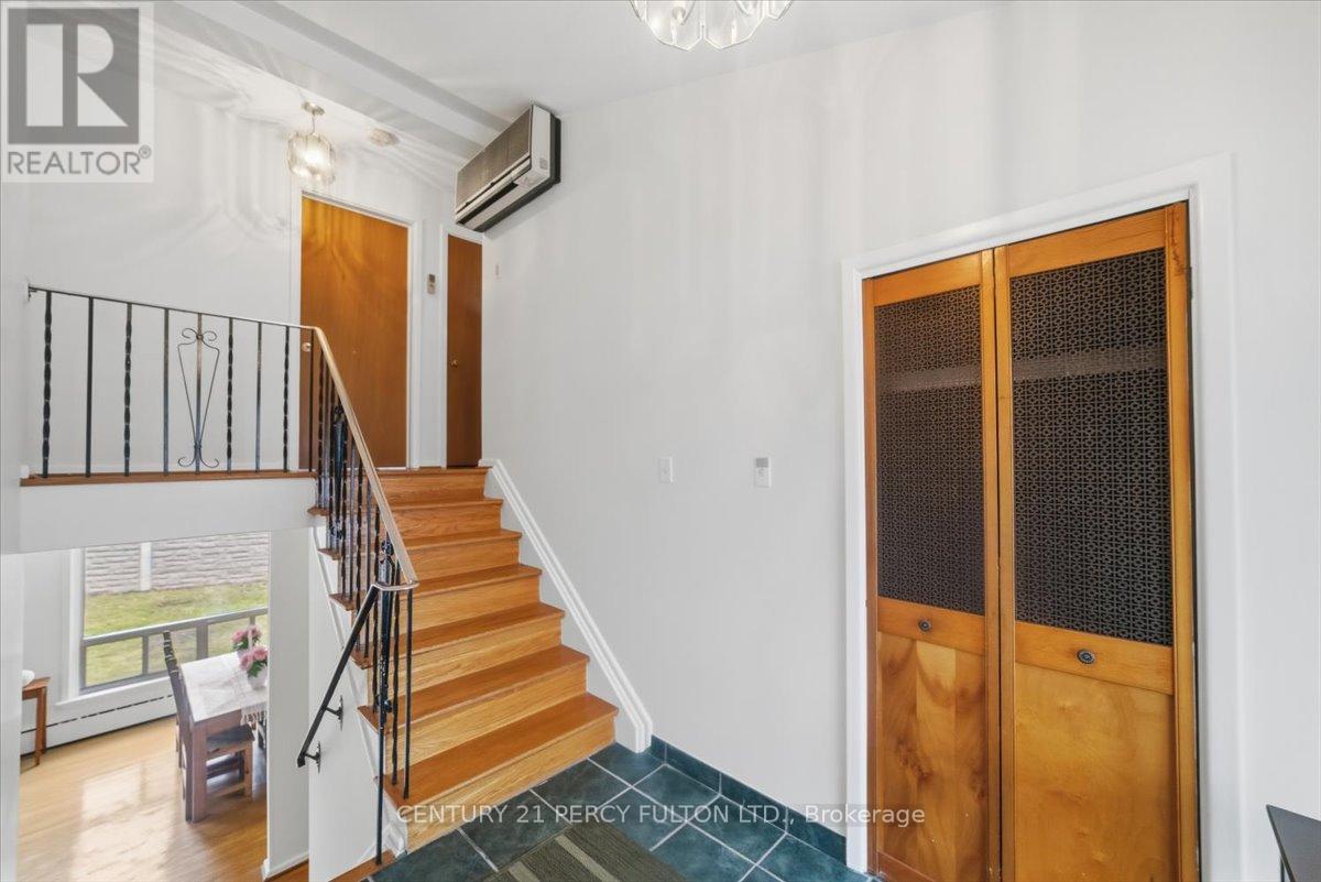 16 By-Pass Court, Toronto, Ontario  M1T 1L1 - Photo 3 - E12910558