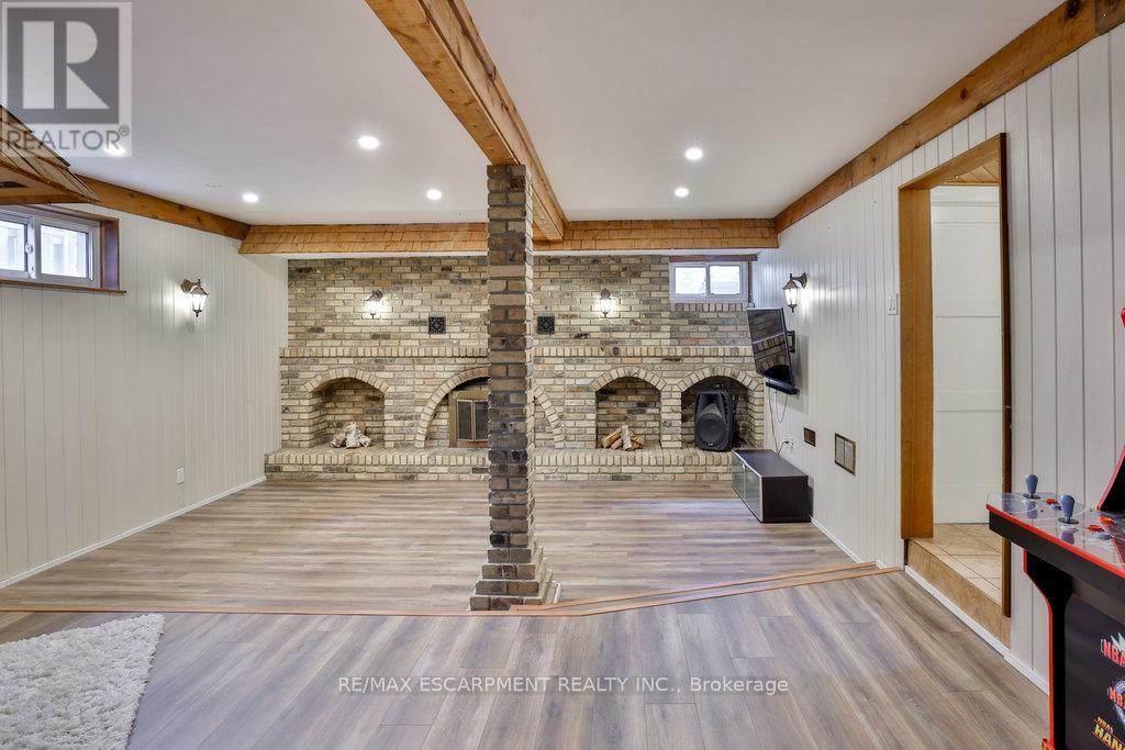 3354 Bristol Drive, Burlington, Ontario  L7M 1W4 - Photo 15 - W12846866