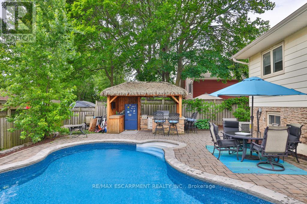 3354 Bristol Drive, Burlington, Ontario  L7M 1W4 - Photo 3 - W12846866