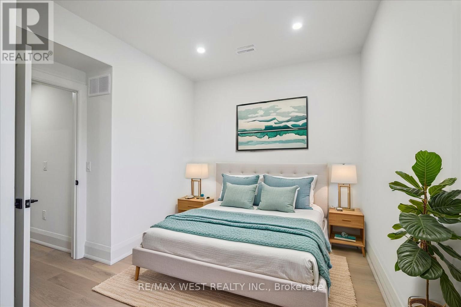 Main - 202 Perth Avenue, Toronto, Ontario  M6P 3K8 - Photo 6 - W12901178