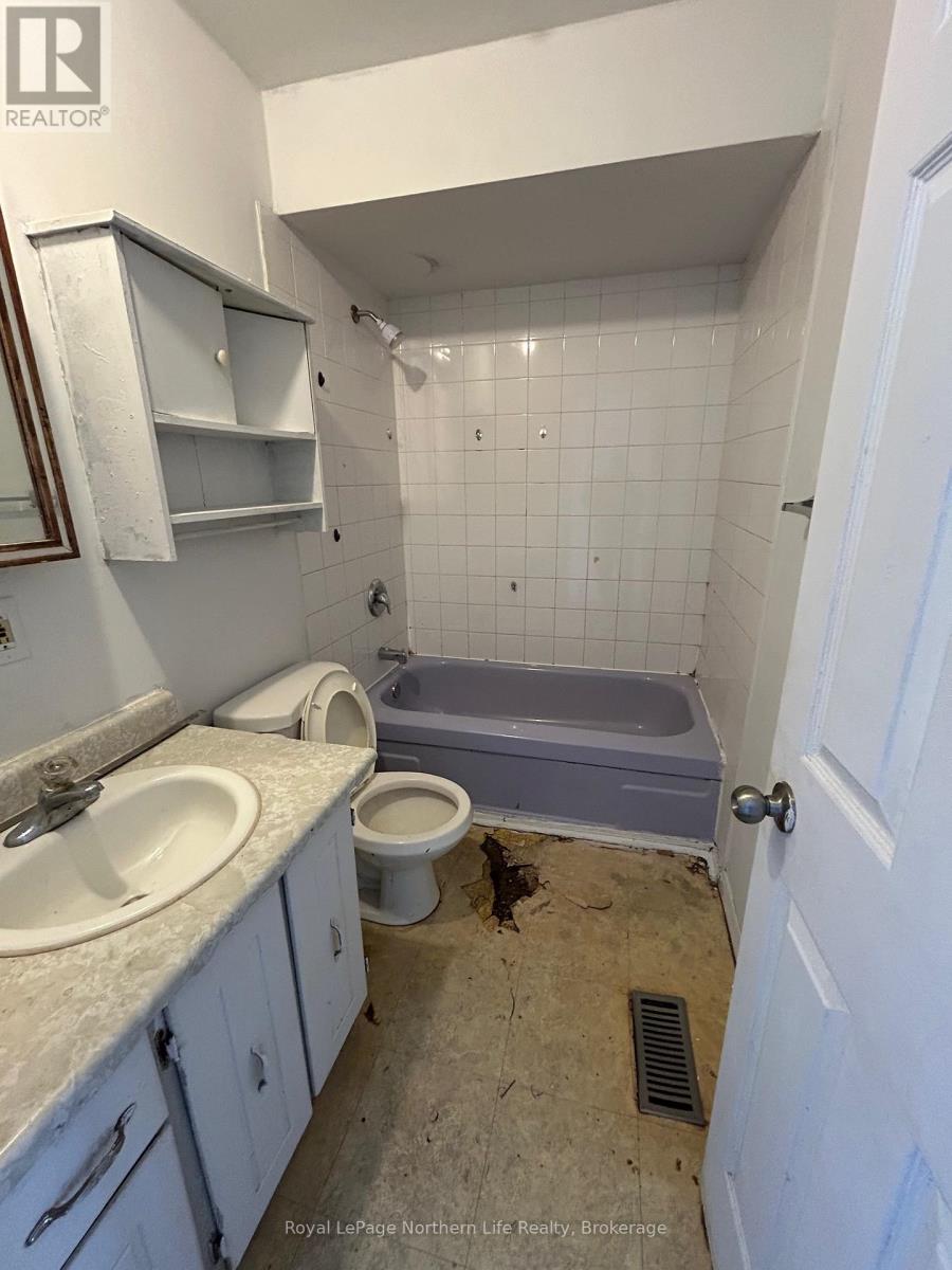 172 Sherryl Crescent, North Bay, Ontario  P1B 8R9 - Photo 9 - X12910418