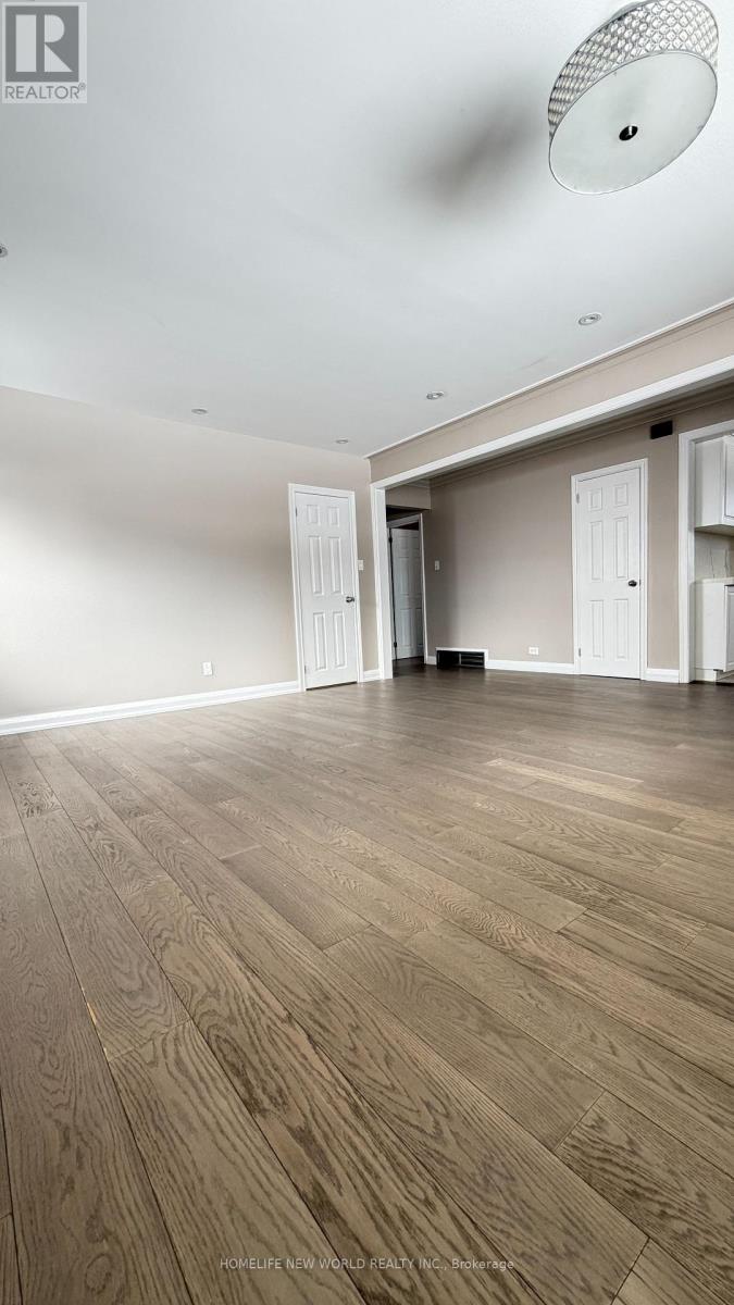 5 Rockport Crescent, Richmond Hill, Ontario  L4C 2L5 - Photo 2 - N12910390