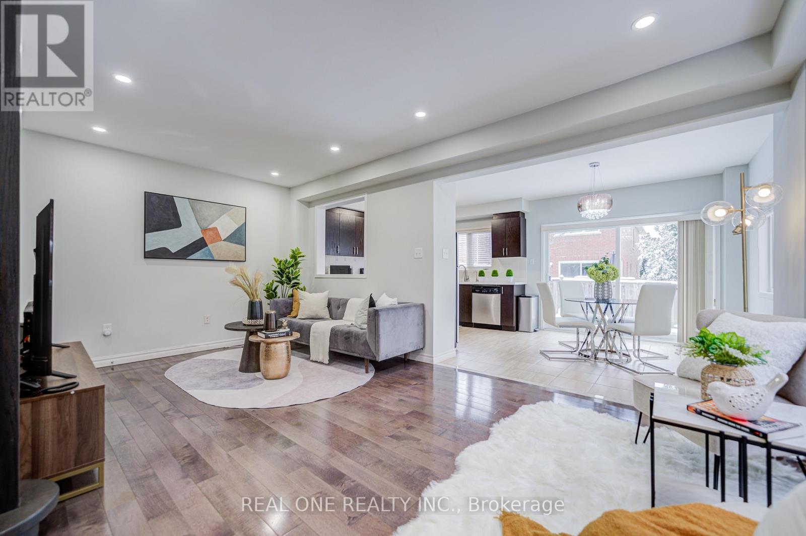 18 Latitude Lane, Whitchurch-Stouffville, Ontario  L4A 0T1 - Photo 10 - N12910510