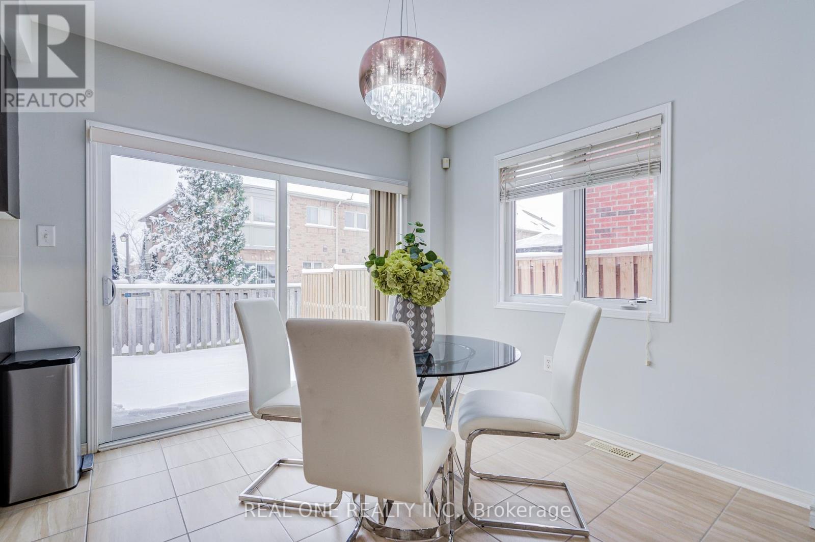 18 Latitude Lane, Whitchurch-Stouffville, Ontario  L4A 0T1 - Photo 15 - N12910510