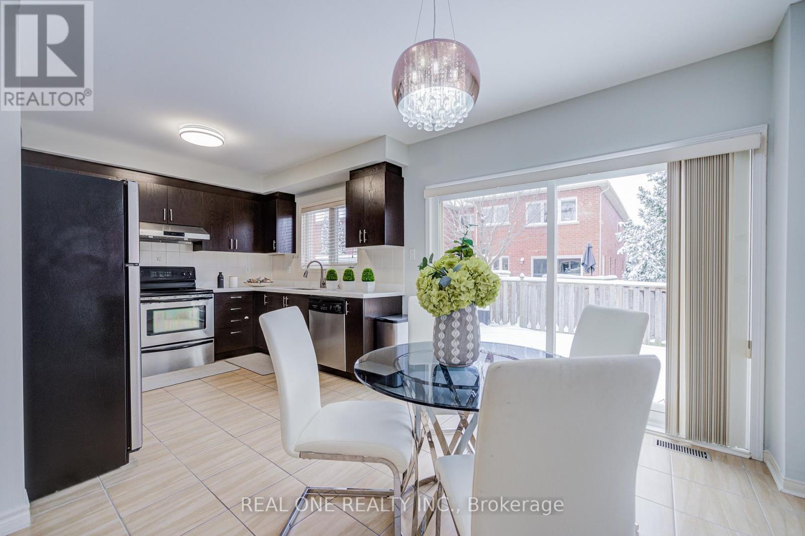 18 Latitude Lane, Whitchurch-Stouffville, Ontario  L4A 0T1 - Photo 18 - N12910510