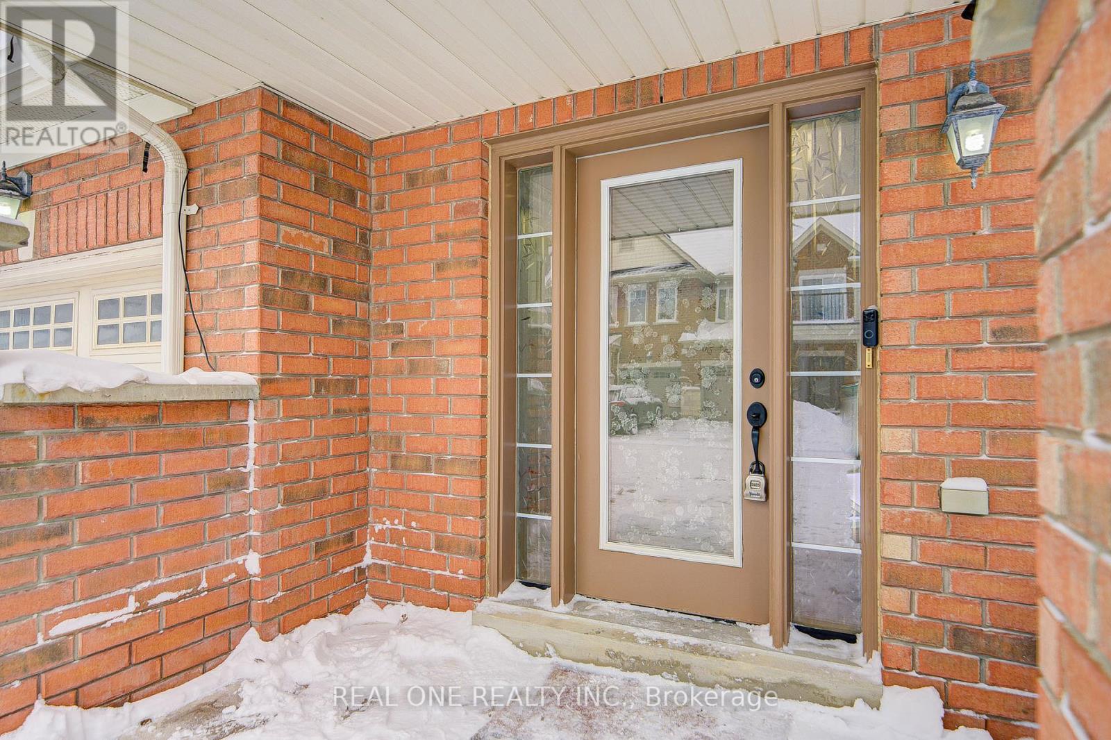 18 Latitude Lane, Whitchurch-Stouffville, Ontario  L4A 0T1 - Photo 4 - N12910510