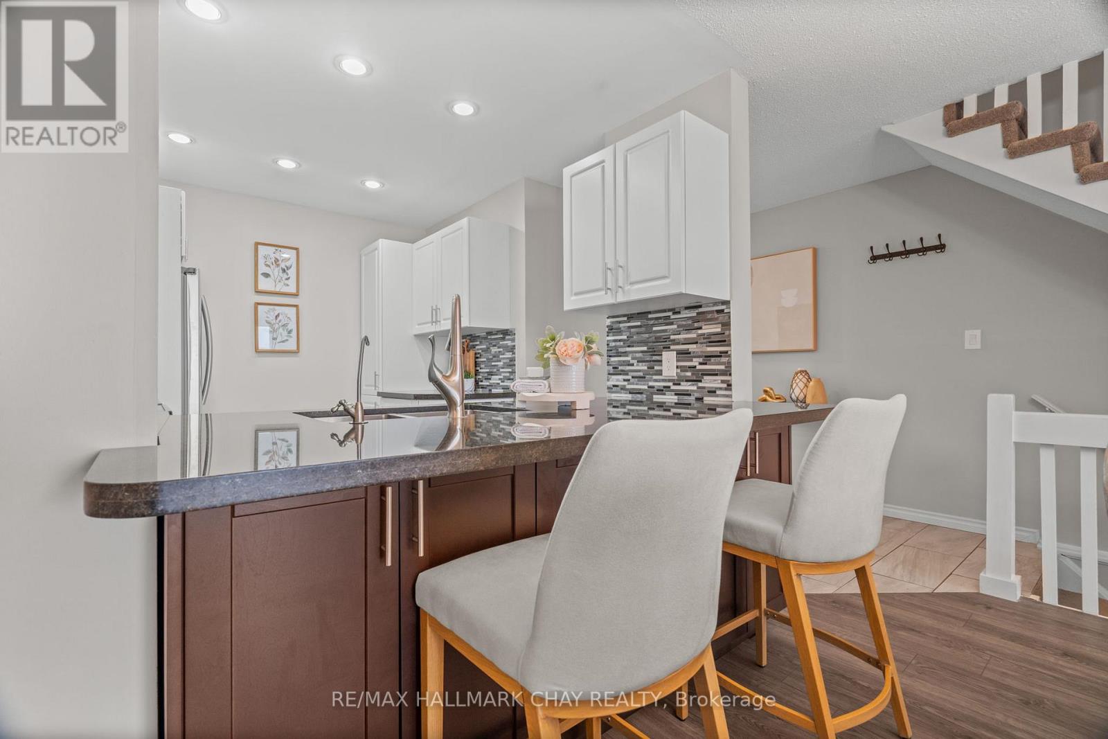 4 - 1 Olive Crescent, Orillia, Ontario  L3V 7N5 - Photo 8 - S12910470