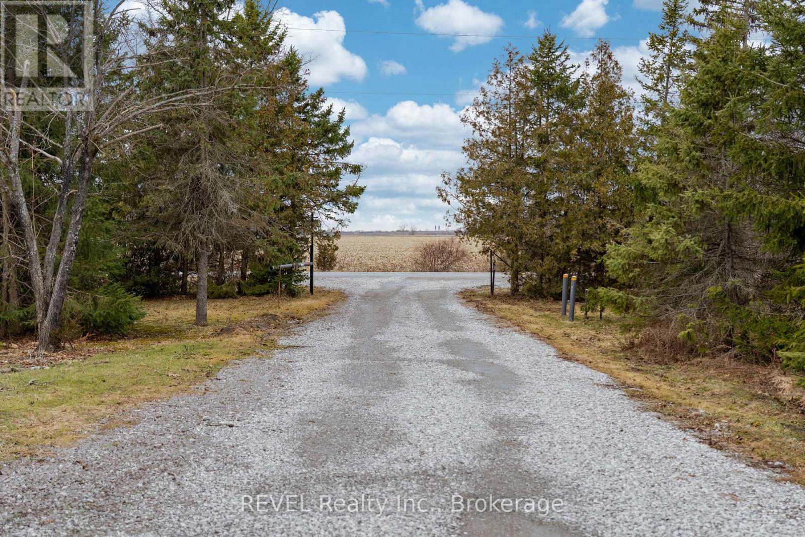 3901 White Road, Port Colborne, Ontario  L3K 5V5 - Photo 6 - X12890564