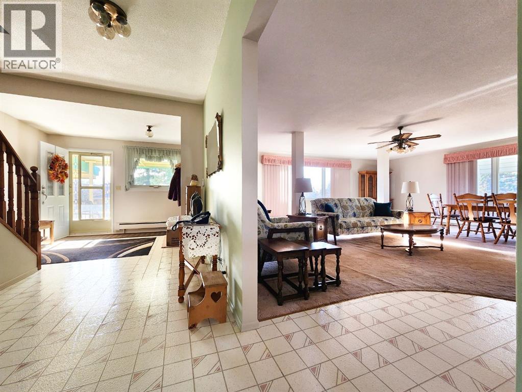 112 43 Avenue W, Claresholm, Alberta  T0L 0T0 - Photo 7 - A2273845