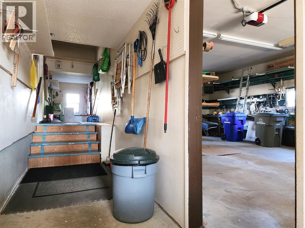 112 43 Avenue W, Claresholm, Alberta  T0L 0T0 - Photo 36 - A2273845