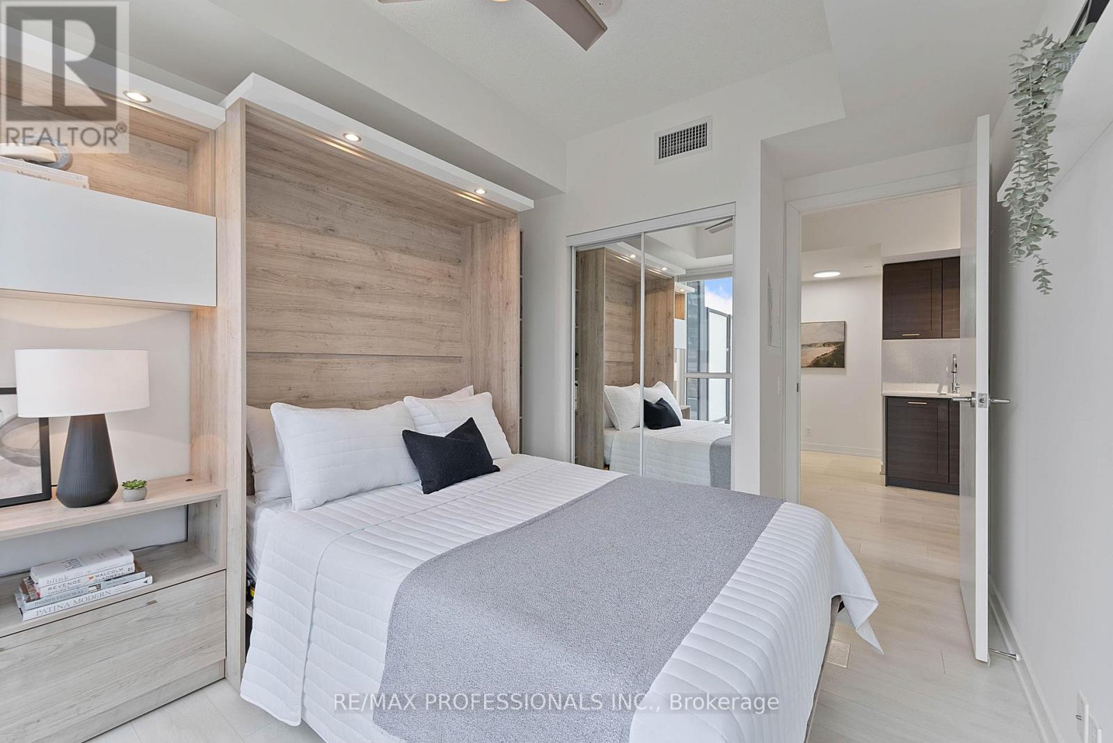 611 - 2200 Lakeshore Boulevard W, Toronto, Ontario  M8V 1A4 - Photo 27 - W12910406