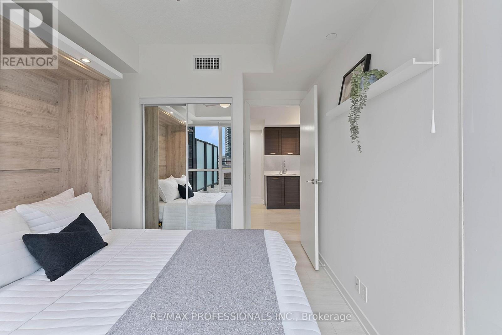 611 - 2200 Lakeshore Boulevard W, Toronto, Ontario  M8V 1A4 - Photo 28 - W12910406