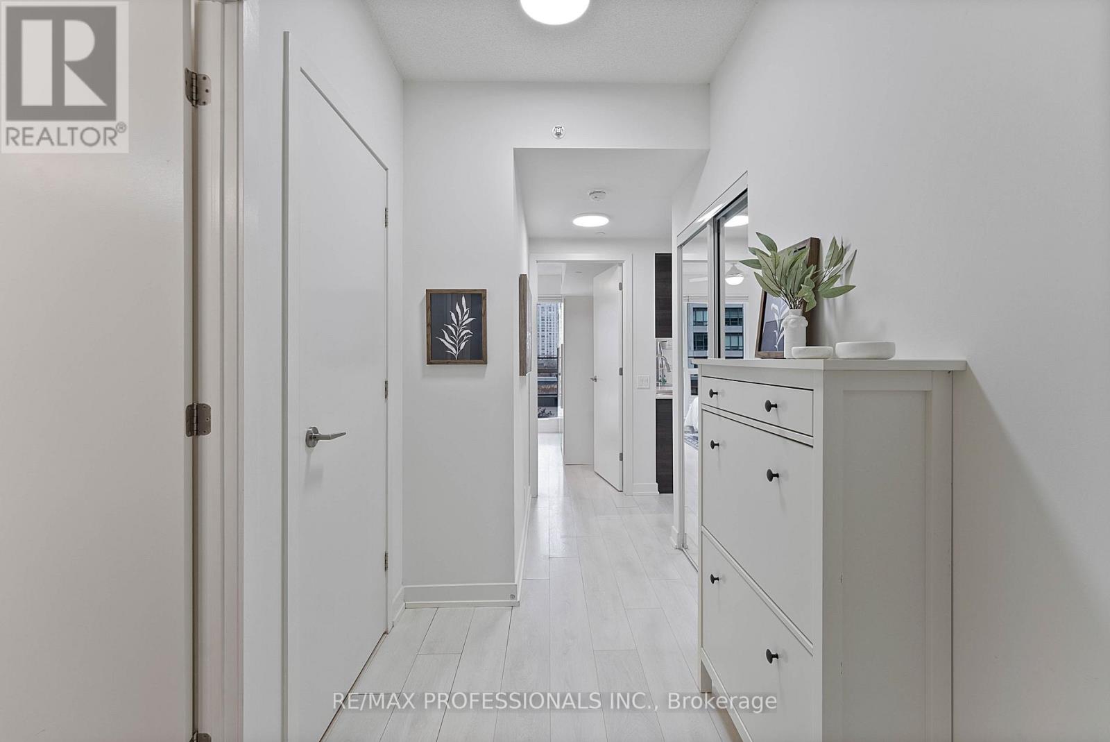 611 - 2200 Lakeshore Boulevard W, Toronto, Ontario  M8V 1A4 - Photo 3 - W12910406