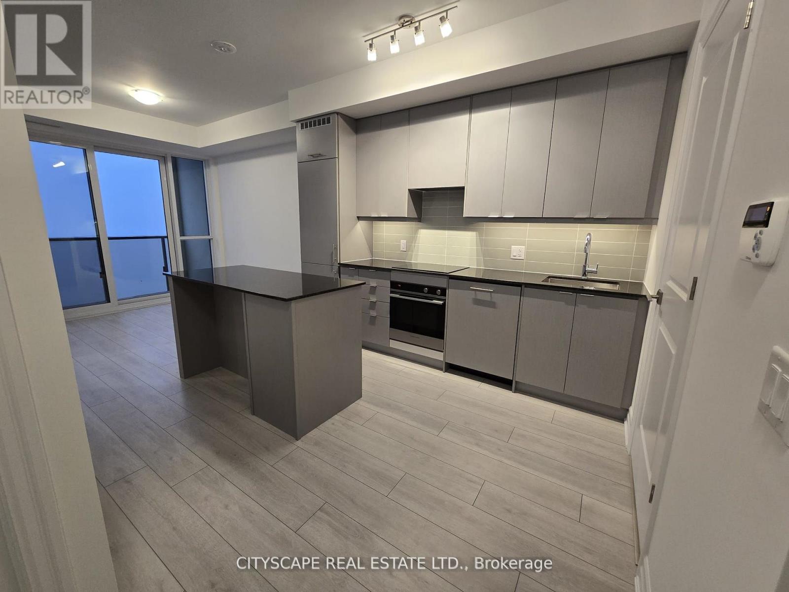 2407 - 30 Elm Drive, Mississauga, Ontario  L5B 0N6 - Photo 24 - W12910438