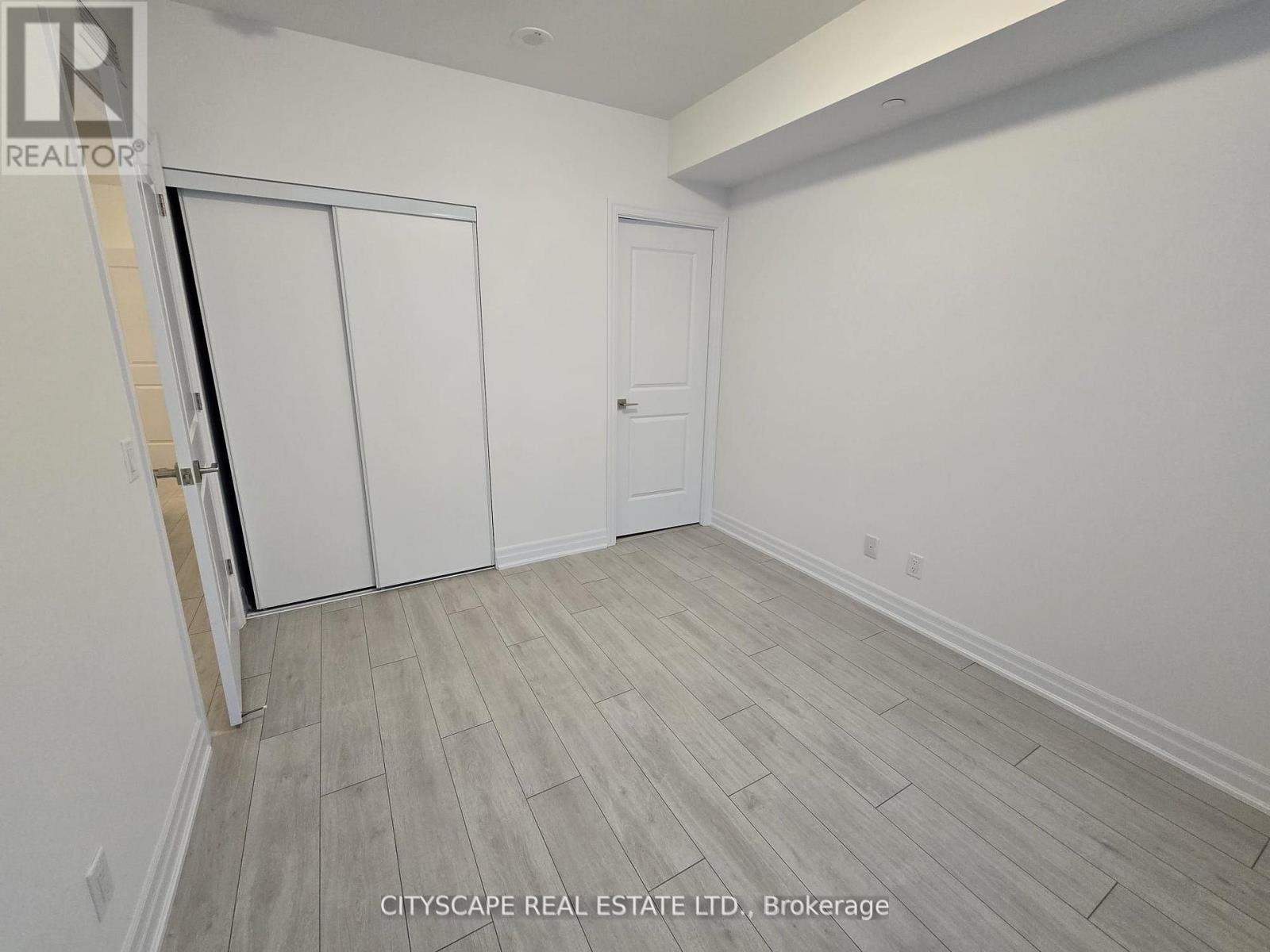 2407 - 30 Elm Drive, Mississauga, Ontario  L5B 0N6 - Photo 28 - W12910438