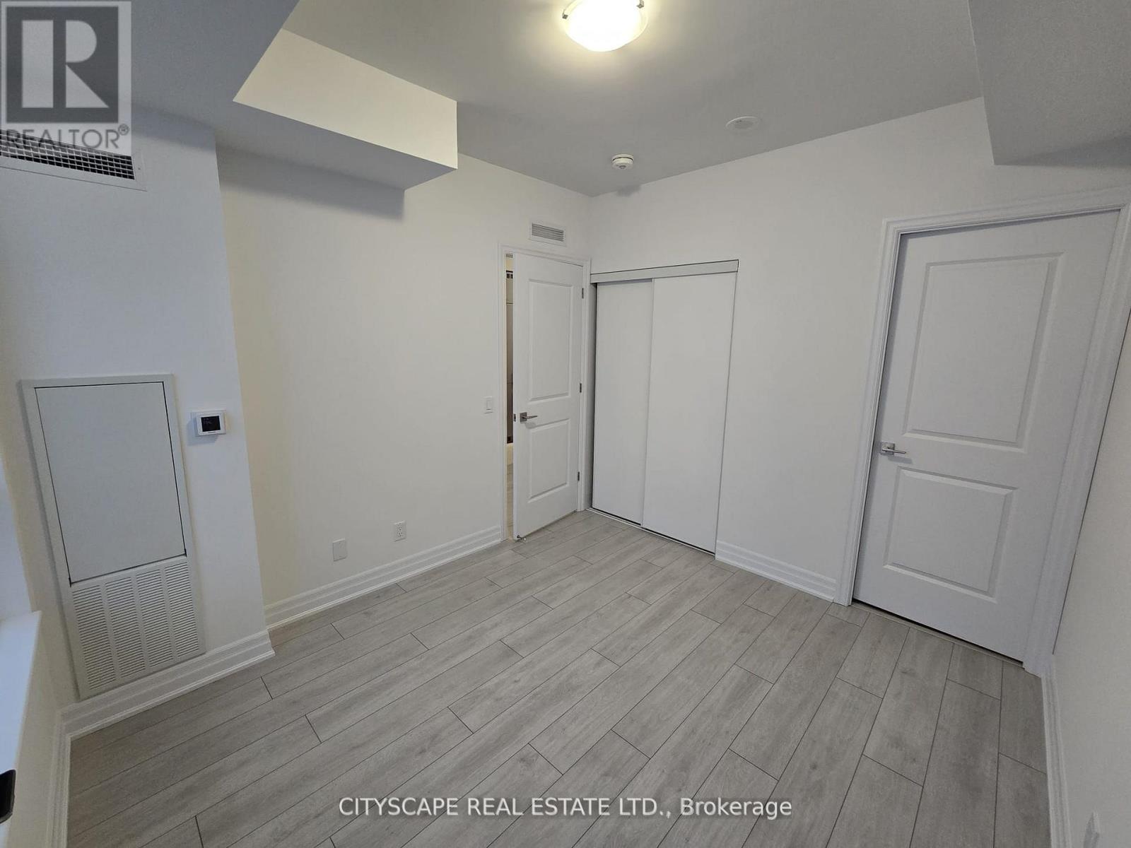 2407 - 30 Elm Drive, Mississauga, Ontario  L5B 0N6 - Photo 29 - W12910438