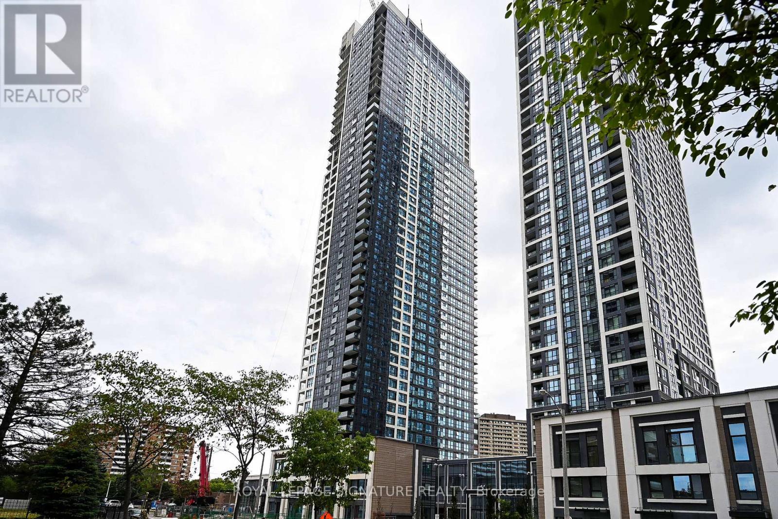 2032 - 5 MABELLE AVENUE, Toronto, Ontario