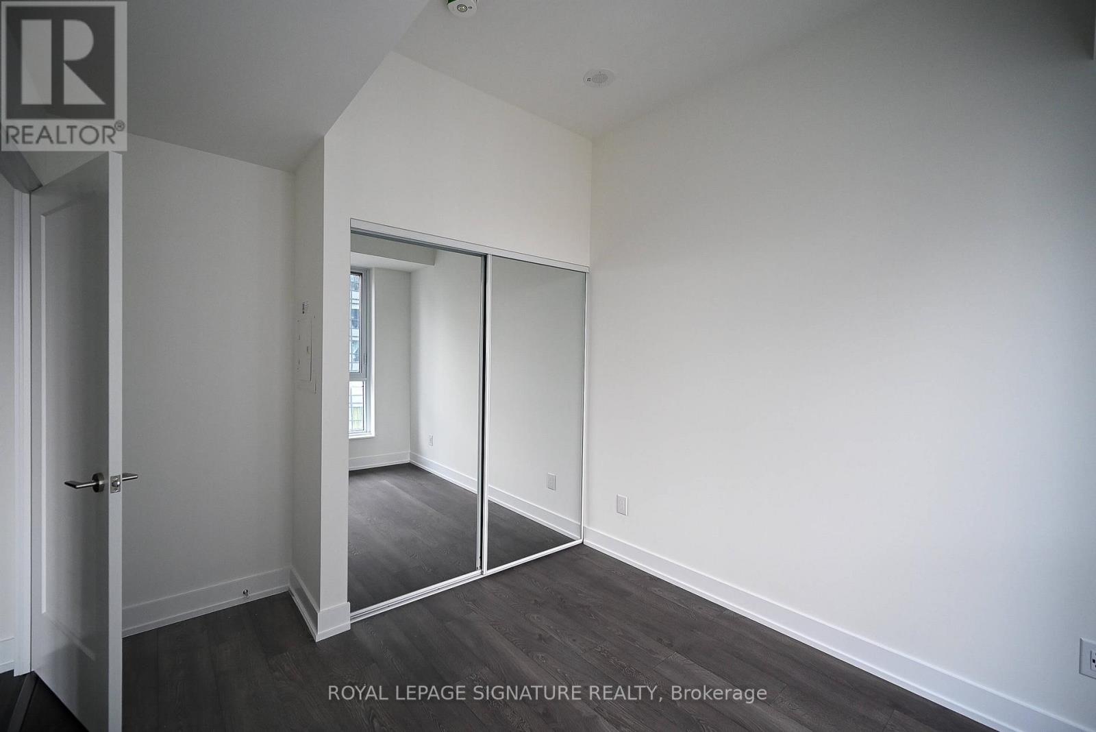 2032 - 5 Mabelle Avenue, Toronto, Ontario  M9A 0C8 - Photo 12 - W12910452