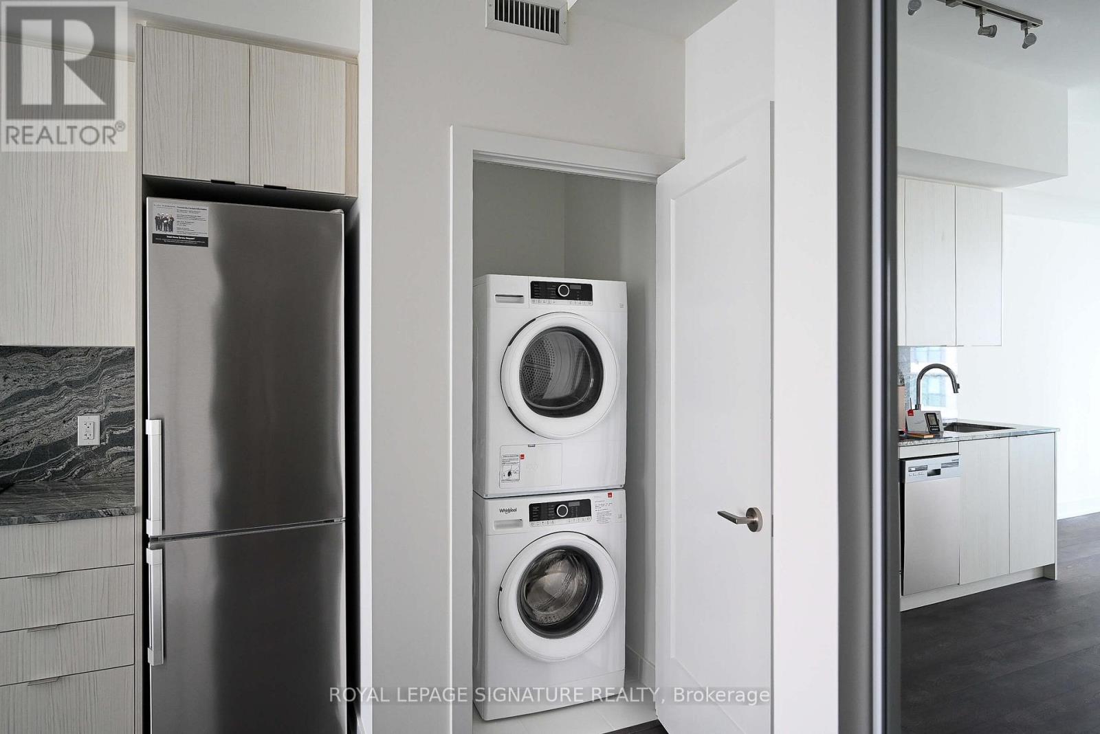 2032 - 5 Mabelle Avenue, Toronto, Ontario  M9A 0C8 - Photo 16 - W12910452