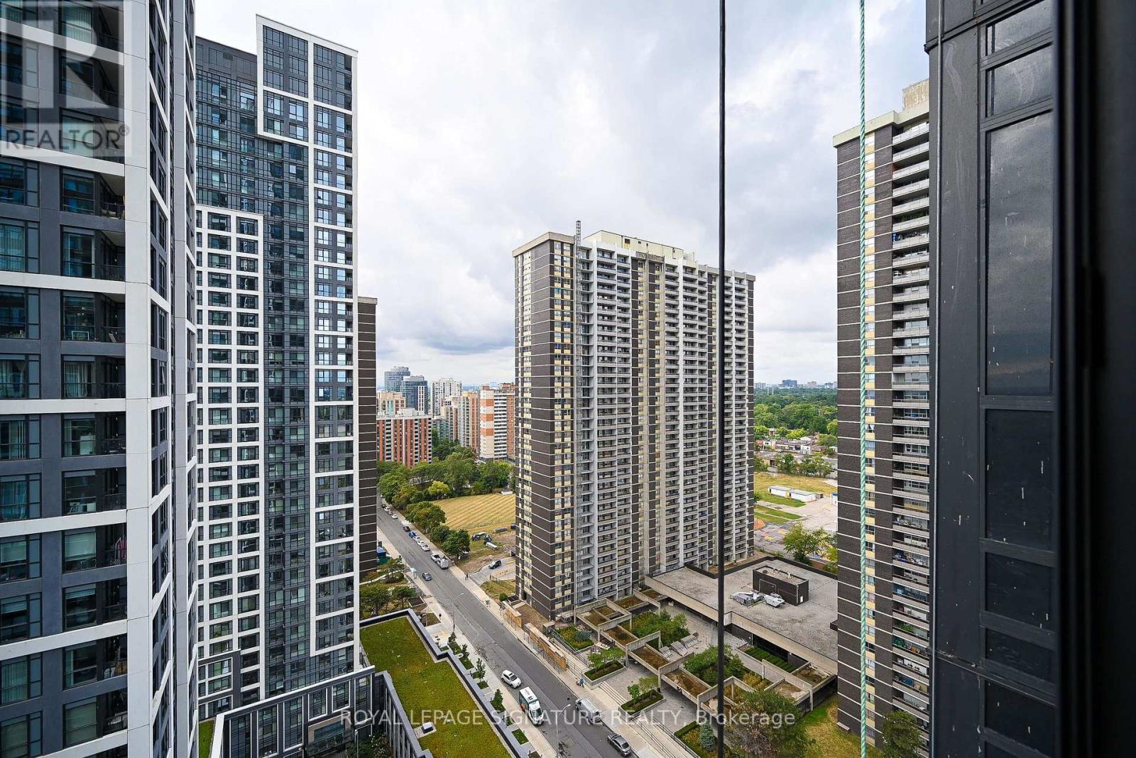 2032 - 5 Mabelle Avenue, Toronto, Ontario  M9A 0C8 - Photo 18 - W12910452